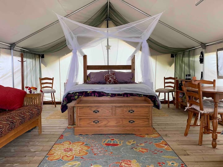 Oceanfront Heated Tent near Ucluelet (Wildflower)