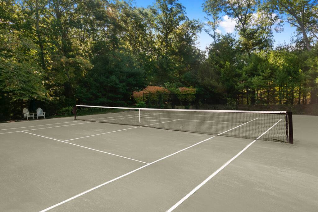Hidden manicured tennis court