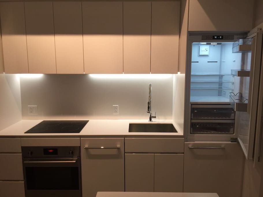 fully equipped kitchen