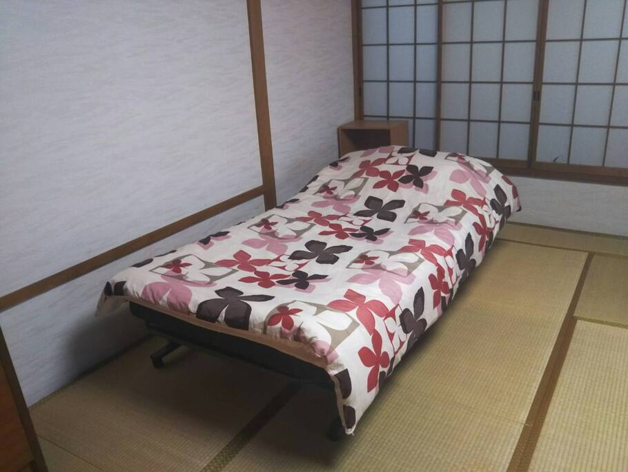 Room203 bed arrangement for 1 persons