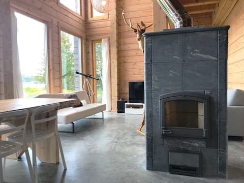Successful Airbnb property: Chalet Les Hirondelles – Unique design, lake and spa in Charlevoix Est