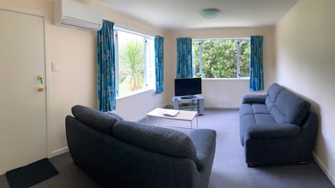 Popular Airbnb listing: Quiet seclusion yet close to town in Dunedin City
