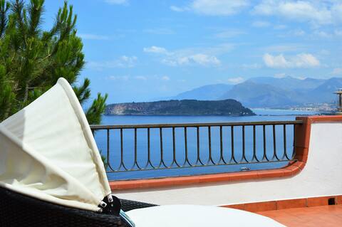 Villa Ladia between sky and sea