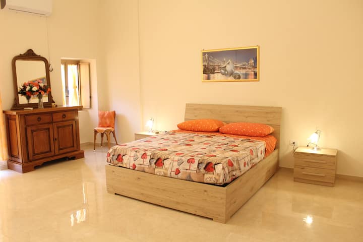 Nyumba ya ndoto na kitovu cha kuzama katika Naples halisi