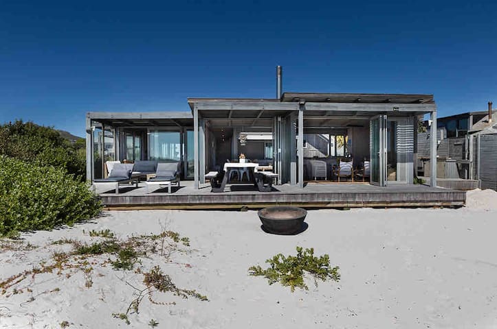 Amazing home on the beach in Klein Slangkop