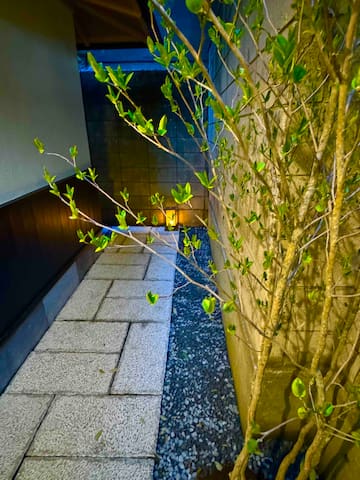 2棟2世帯！純和風 三丁目の宿【根岸別邸】駅徒歩4分 床暖房完備 上野公園•谷中•浅草エリア gallery image 2