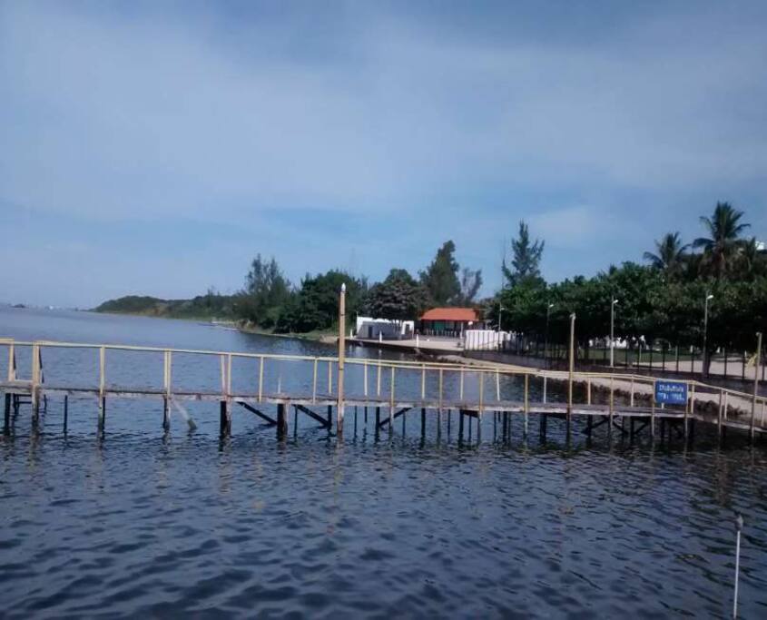 The lake a few meters away from the apartment/ O lago a alguns metros do apartamento