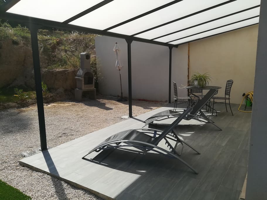 Terrasse 20 m2 sous pergola