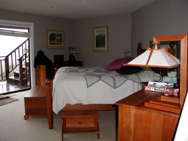 Home in Montclair, Oakland Hills gallery image 3