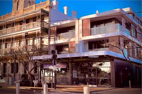 Successful Airbnb property: 102 Harbour View in Geelong
