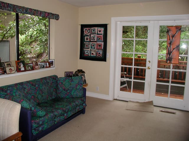 Home in Montclair, Oakland Hills gallery image 5