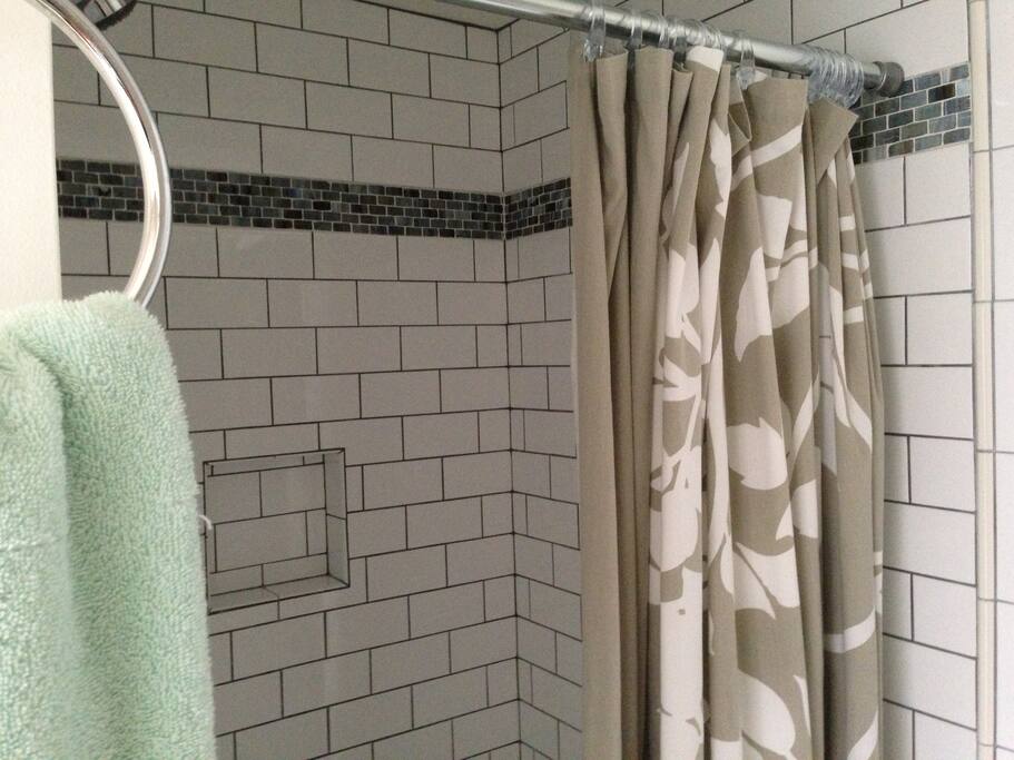 Room 7 bathroom