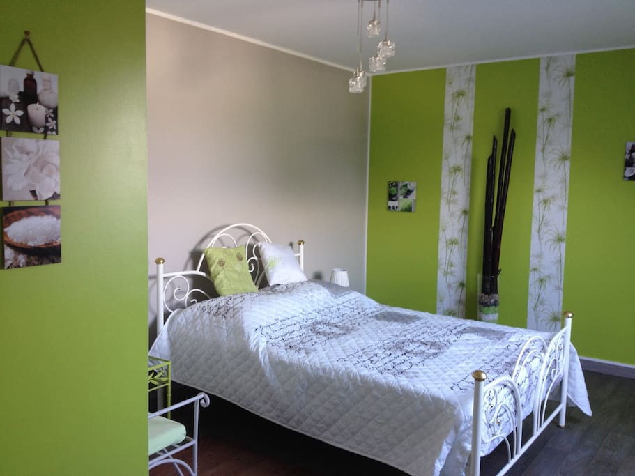 2ème chambre avec lit double