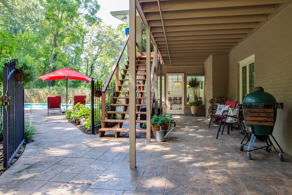 Walkway to Pool & Apartment