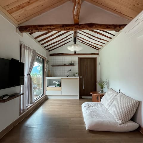 End of the house at the foot of the mountain 1 End of operation until December 12 Open at the foot o