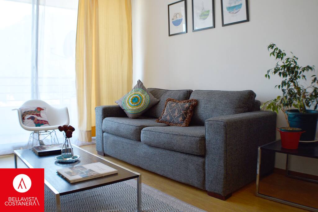 Living and dining room for 4-6 persons, Smart TV, Netflix connected.