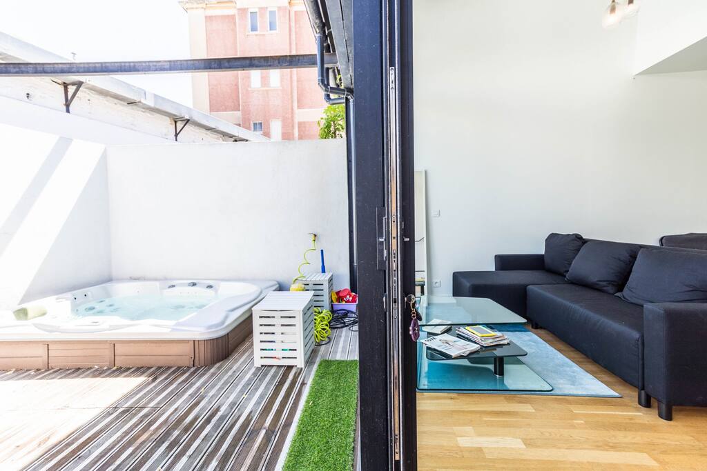 Access to the terrace with jacuzzi