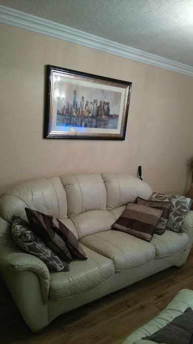 Living room pic 3