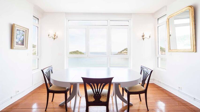 Amazing property with TOTAL views Concha Bay! gallery image 4