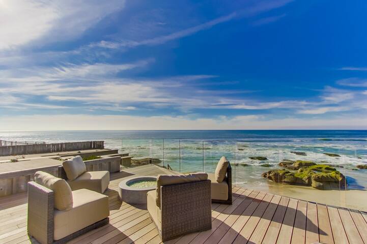 VILLA BERMUDA BEACH – New Luxury Oceanfront Home gallery image 5