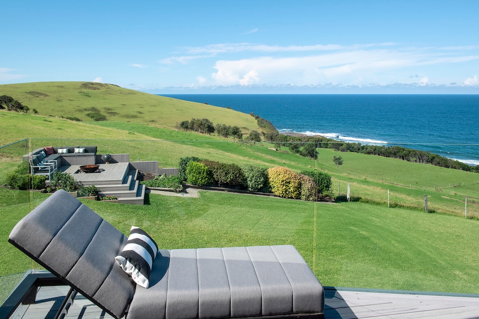 Elanora, on the headland above Seven Mile Beach, Gerroa, New South Wales, Australia, photo 5 of 10