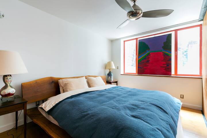 Stylish & Tranquil East Village Three Bedroom gallery image 5