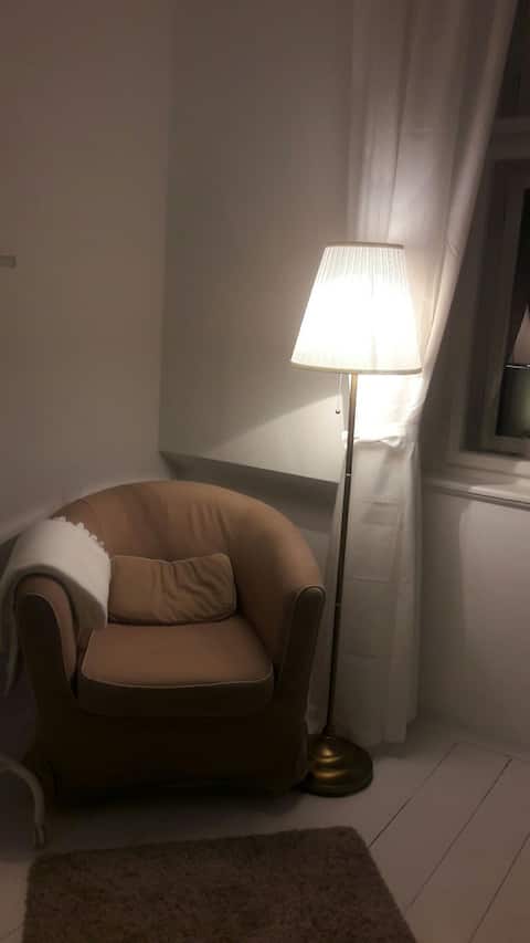 Popular Airbnb listing: Quiet apartment with balcony, 1 min walk to metro. in Vysočany
