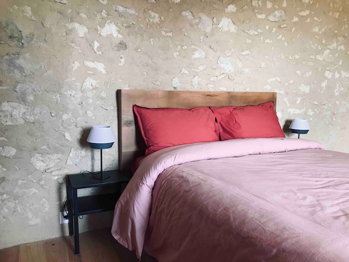 Საძინებელი 3 ორადგილიანი საწოლი 140 და 2 ორსართულიანი საწოლი 90x190. 