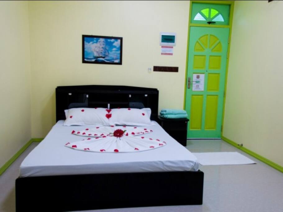 Rooms - Fully equipped with TV, Minibar, AC & Safe