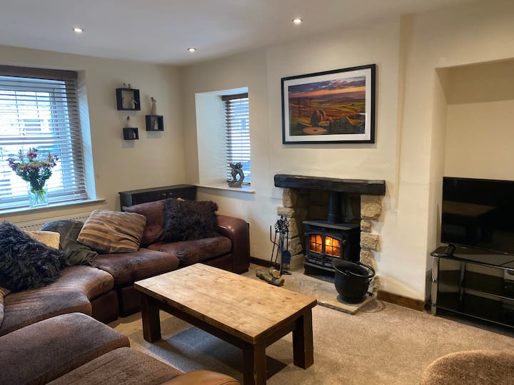 Peak District Cottage With Good Transport Links - Bakewell