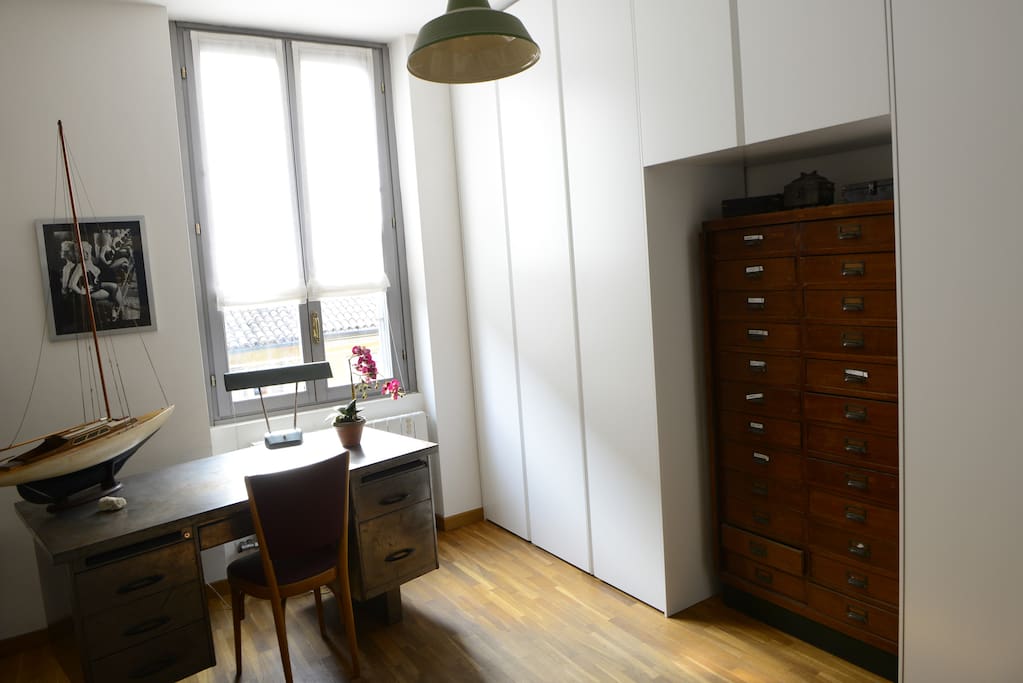camera da letto con armadio e cassettiera pprivato - private wardrobe and drawers
