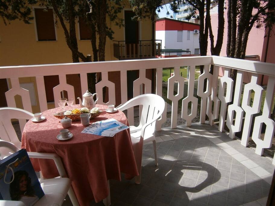 Balkon mit Sitzgarnitur