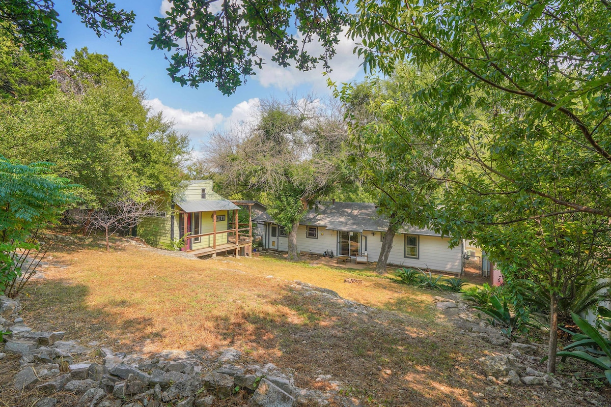 Sunny SoCo House: Explore Austin with Ease!