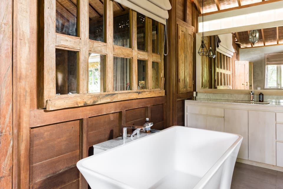 Tresna Bali Cabin, a rebuilt teak house, Bedulu, Ubud, Bali, Indonesia, photo 3 of 10