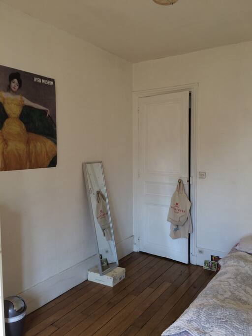Bed room