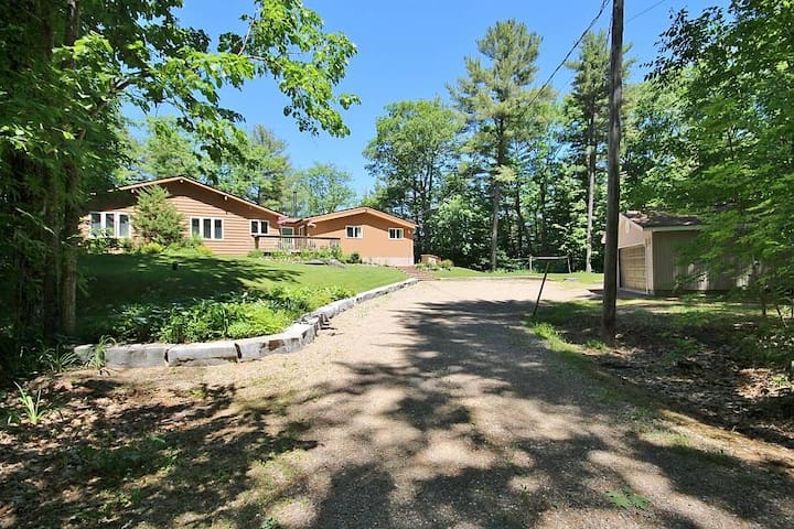 Viceroy Cottage on Kennebec Lake