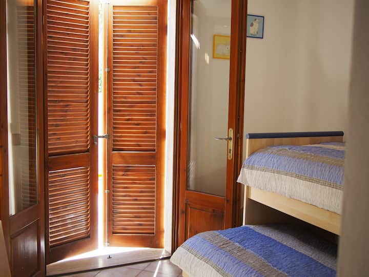 Schlafzimmer 2