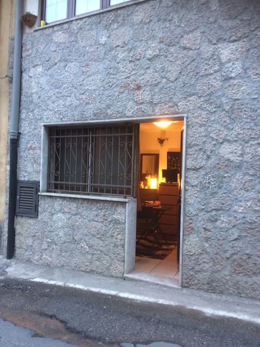 Facciata esterna porta d'ingresso