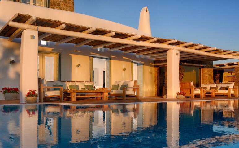 Panoramic Views Villa in Mykonos gallery image 4