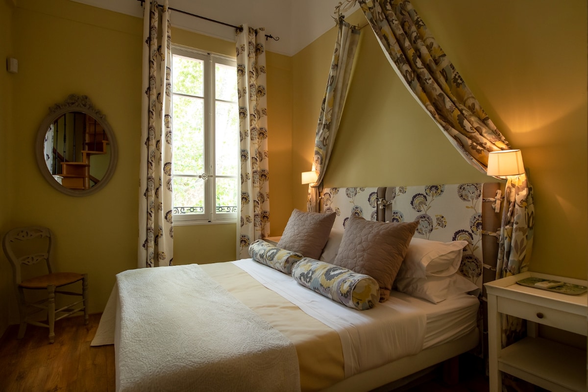 Chambre 2 avec lit King size ou deux lits simples sur demande