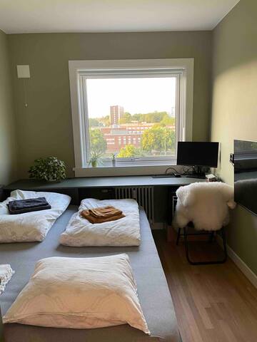 Sentral, lys og moderne leilighet gallery image 5