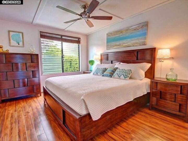 Bedroom with king size bed and A/C