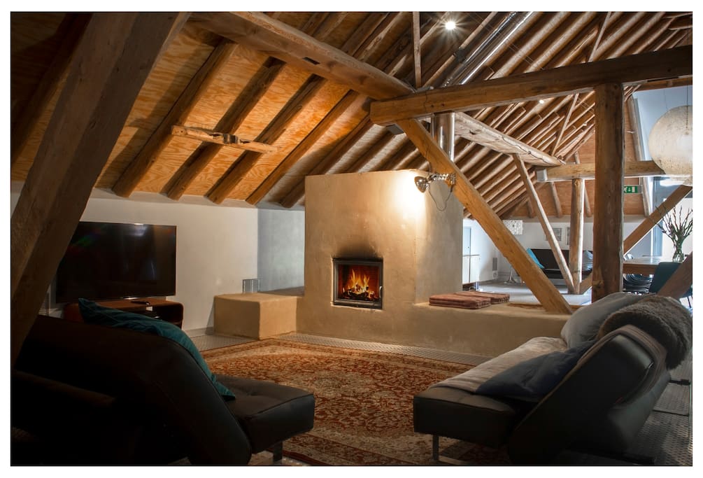 Big living with fire place