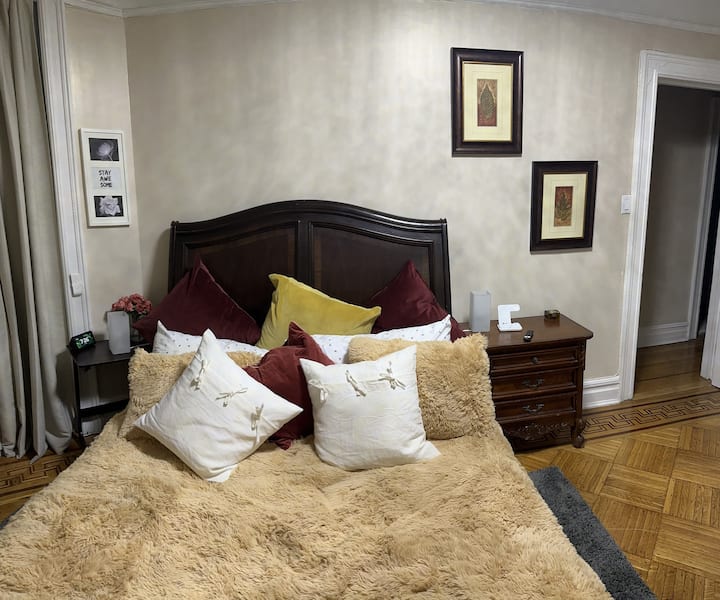 سرير الملكة.