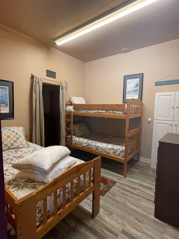 Двуетажна стая с 2 - ра спалня