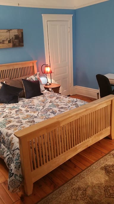 Azurean Room - Queen-size bed. Reading lights.