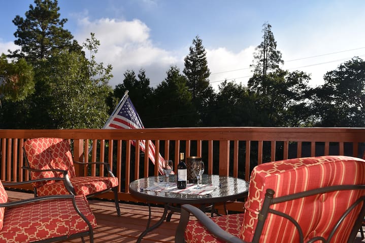 Holiday Hideaway, 2 Blocks To Lake, Lake Pass