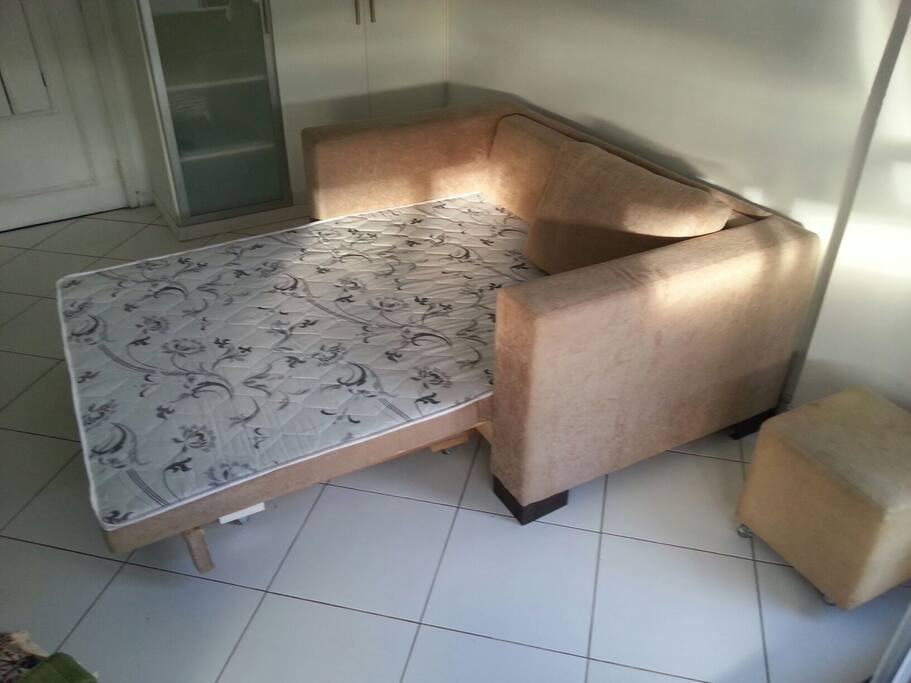 Sofá cama aberto com colçhão
densidade 28