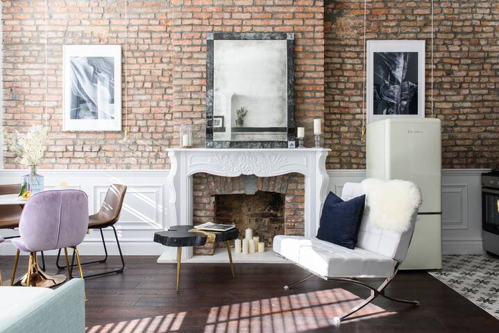 Stunning design Townhouse, landscaped garden, 2BR gallery image 3