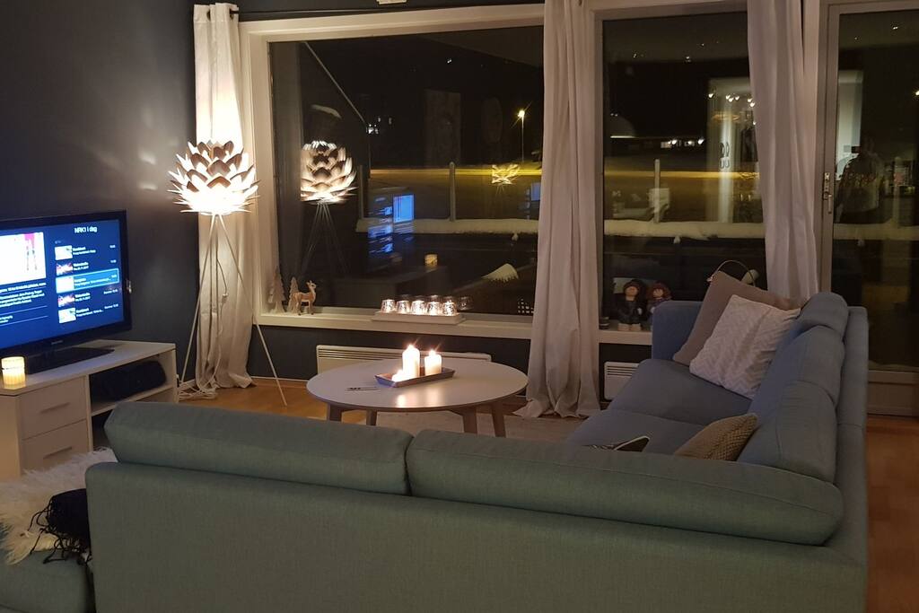 stue, med tilgang til Apple TV